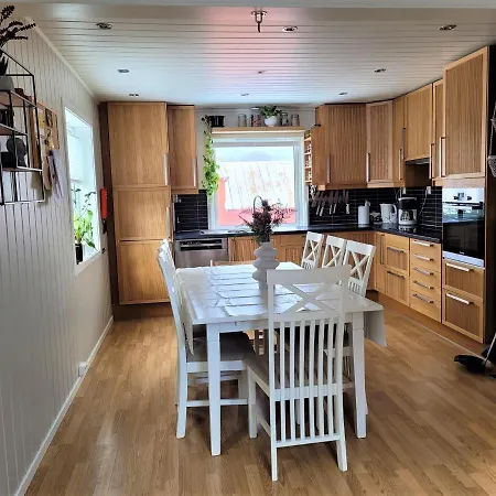 Cozy House In Bleik, 4 Bedrooms Villa *
